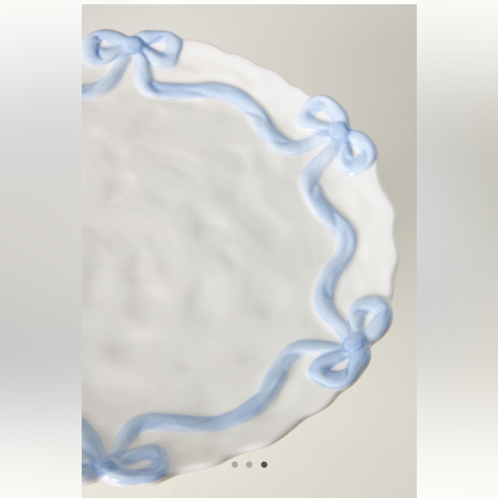 Anthropologie Benedita Bow Stoneware Cake Stand | Glossy Blue | NIB - Picture 3 of 4